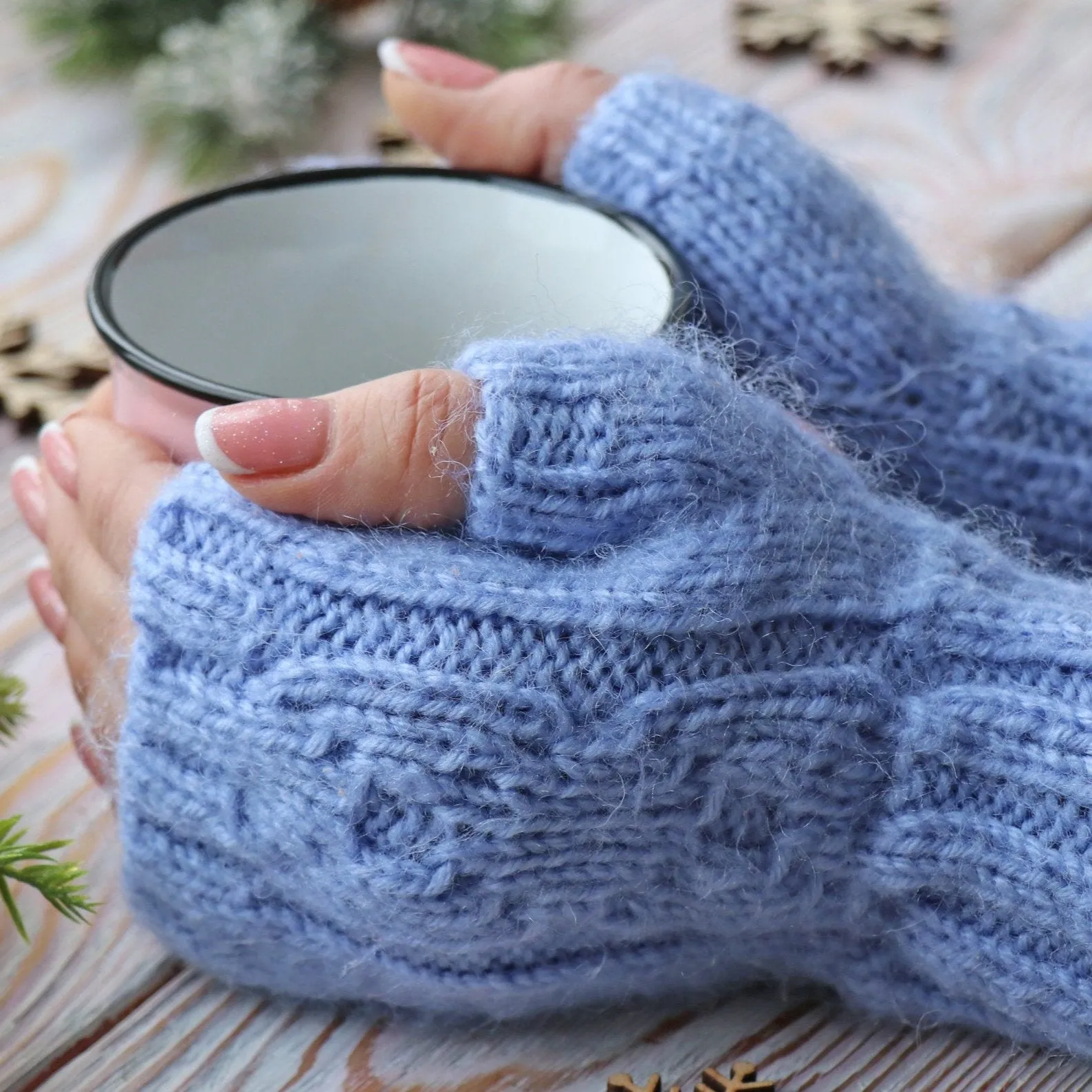 Crochet fingerless gloves pattern, US standard terms, Skill level beginner