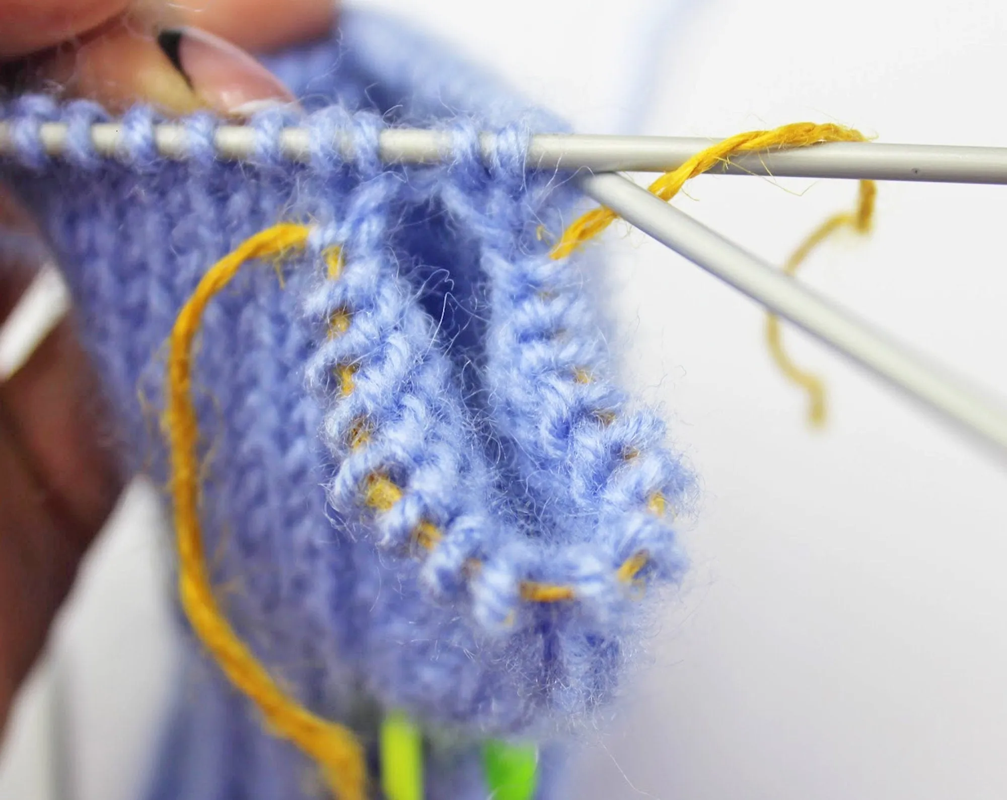 Crochet fingerless gloves pattern, US standard terms, Skill level beginner