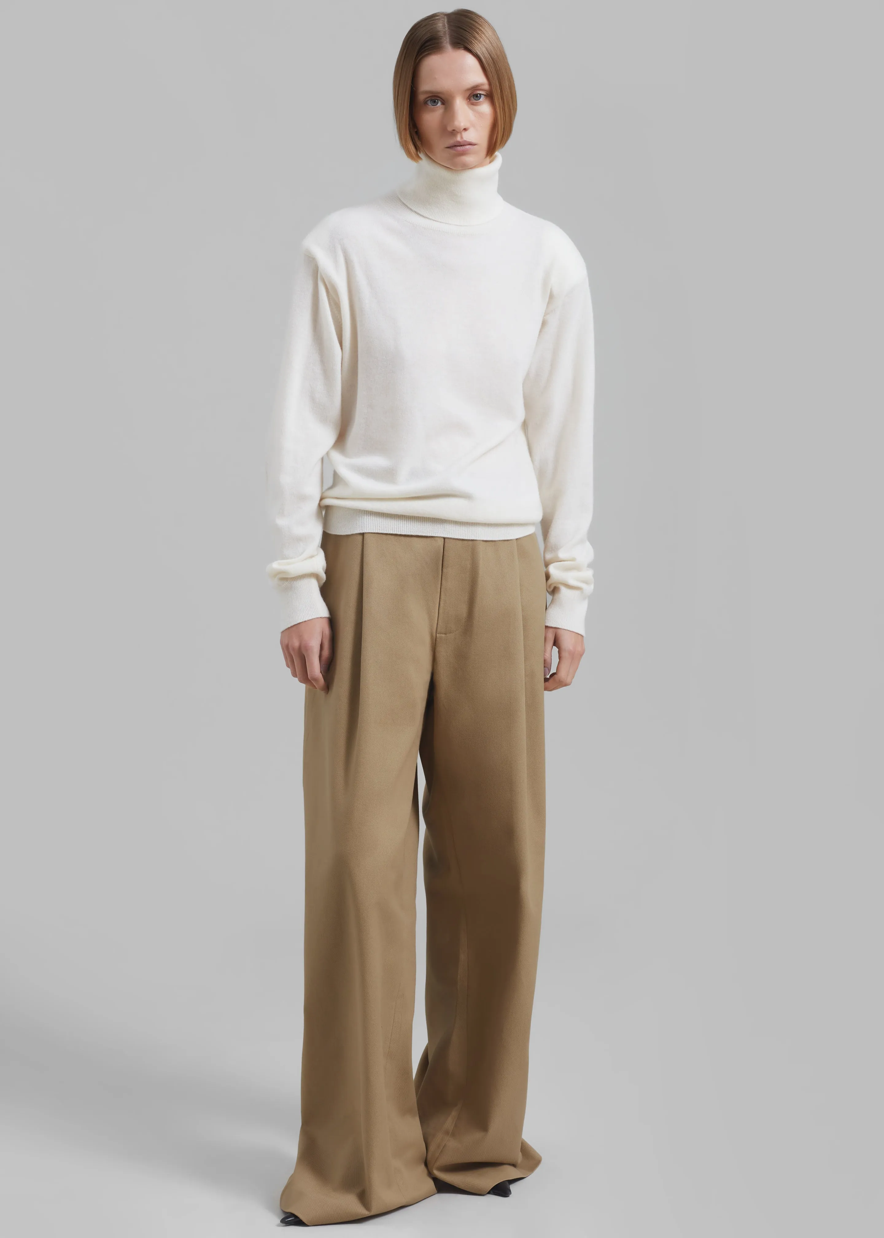 Ines Thin Padded Turtleneck - Ivory